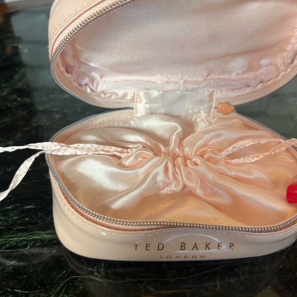 Ted Baker London Jewlery case - Picture 8 of 8